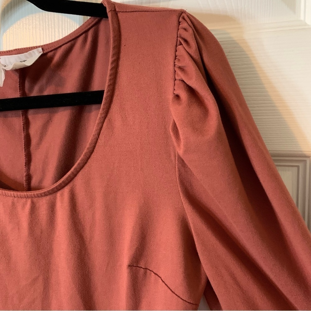 Sadie & Sage Puff Shoulder Long Sleeve Solid Neutral Brick Red Bodysuit, size L - Picture 3 of 7